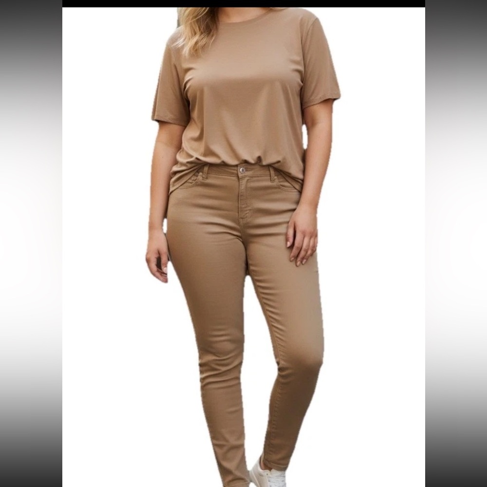 IMAN Global Chic Perfect Slim Fit Ankle Zip Jean & Blouse Beige Neutral Set XL